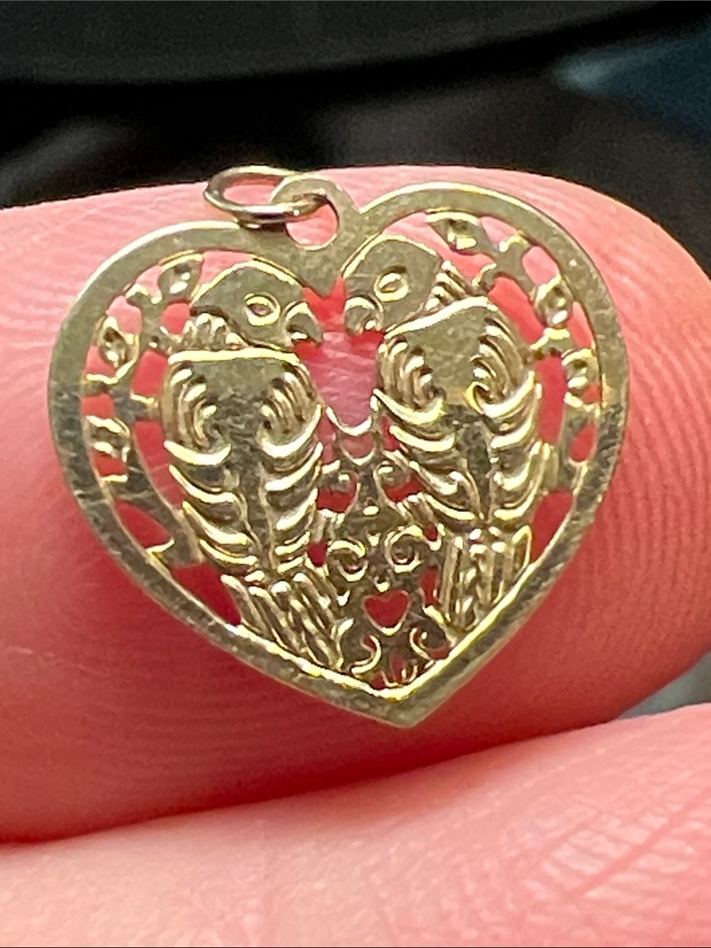 Vintage 14k Solid Yellow Gold Filigree Heart Lovebirds Parrots Charm Pendant